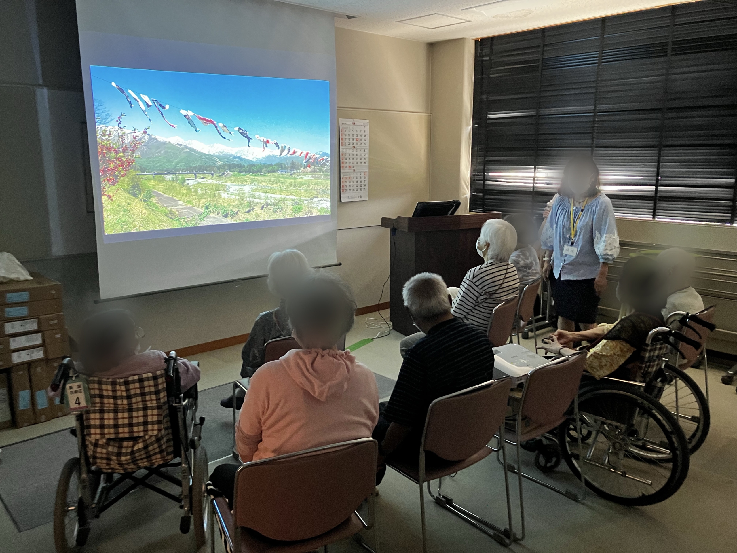 【イベントレポート】対話型アート鑑賞プログラムを開催しました！｜白寿荘で心豊かな時間を！