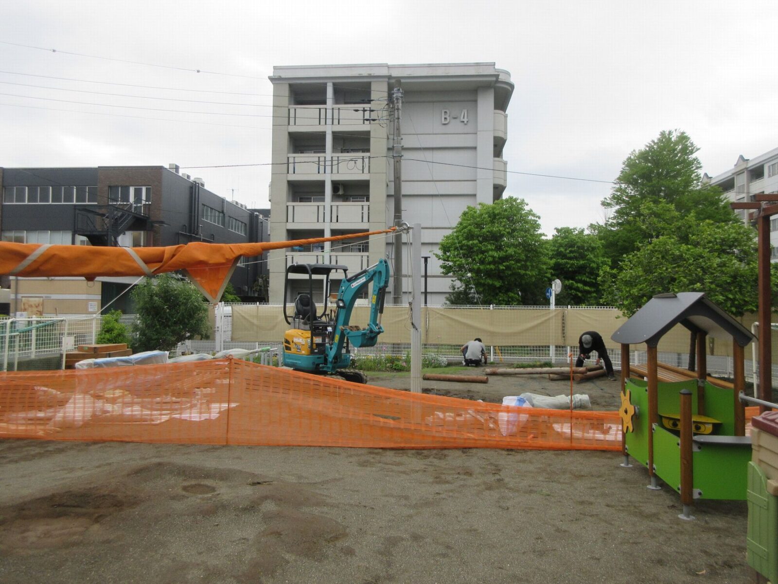 ただいま園庭リニューアル工事中！