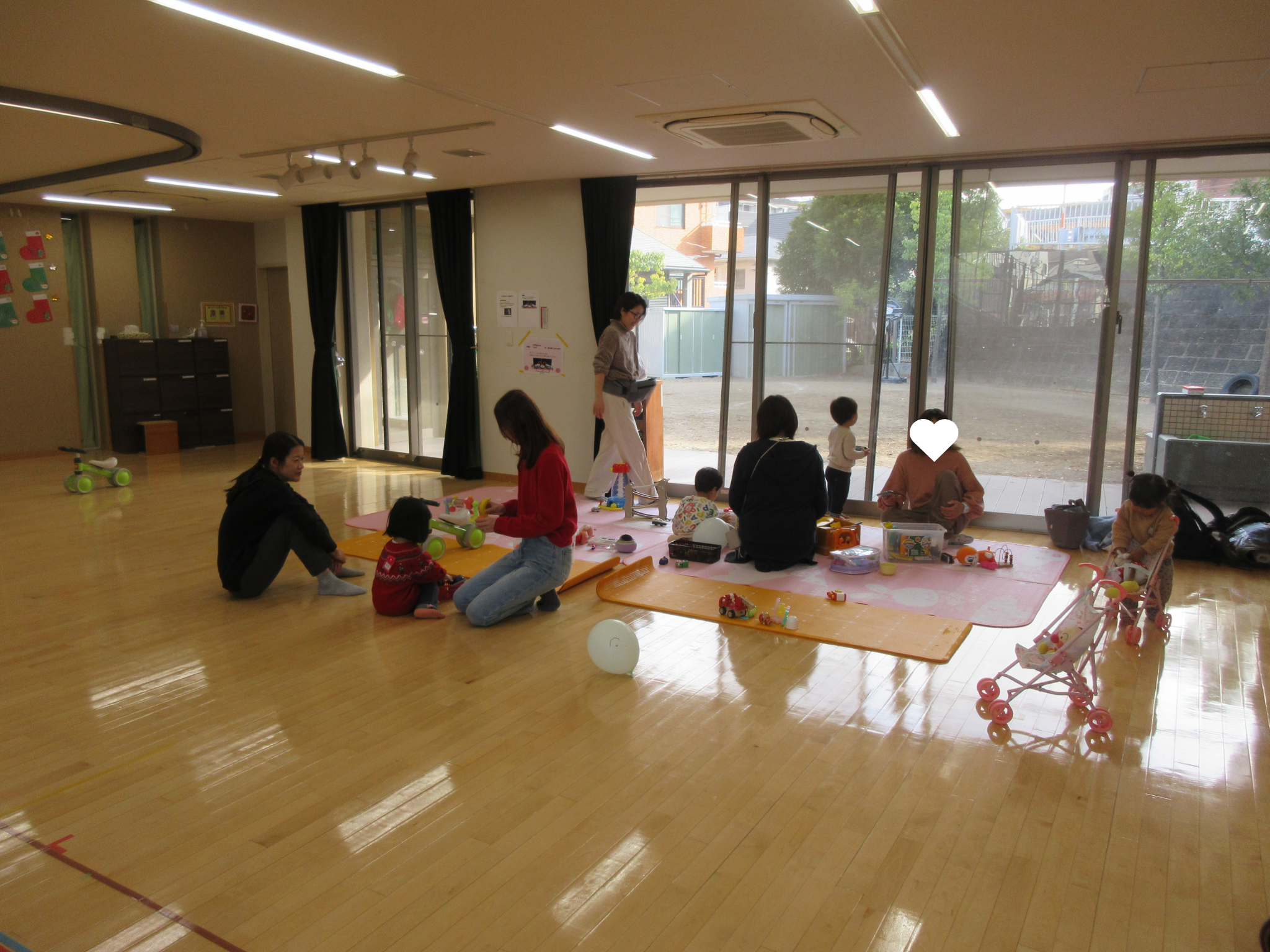 にぎやかで笑顔いっぱい