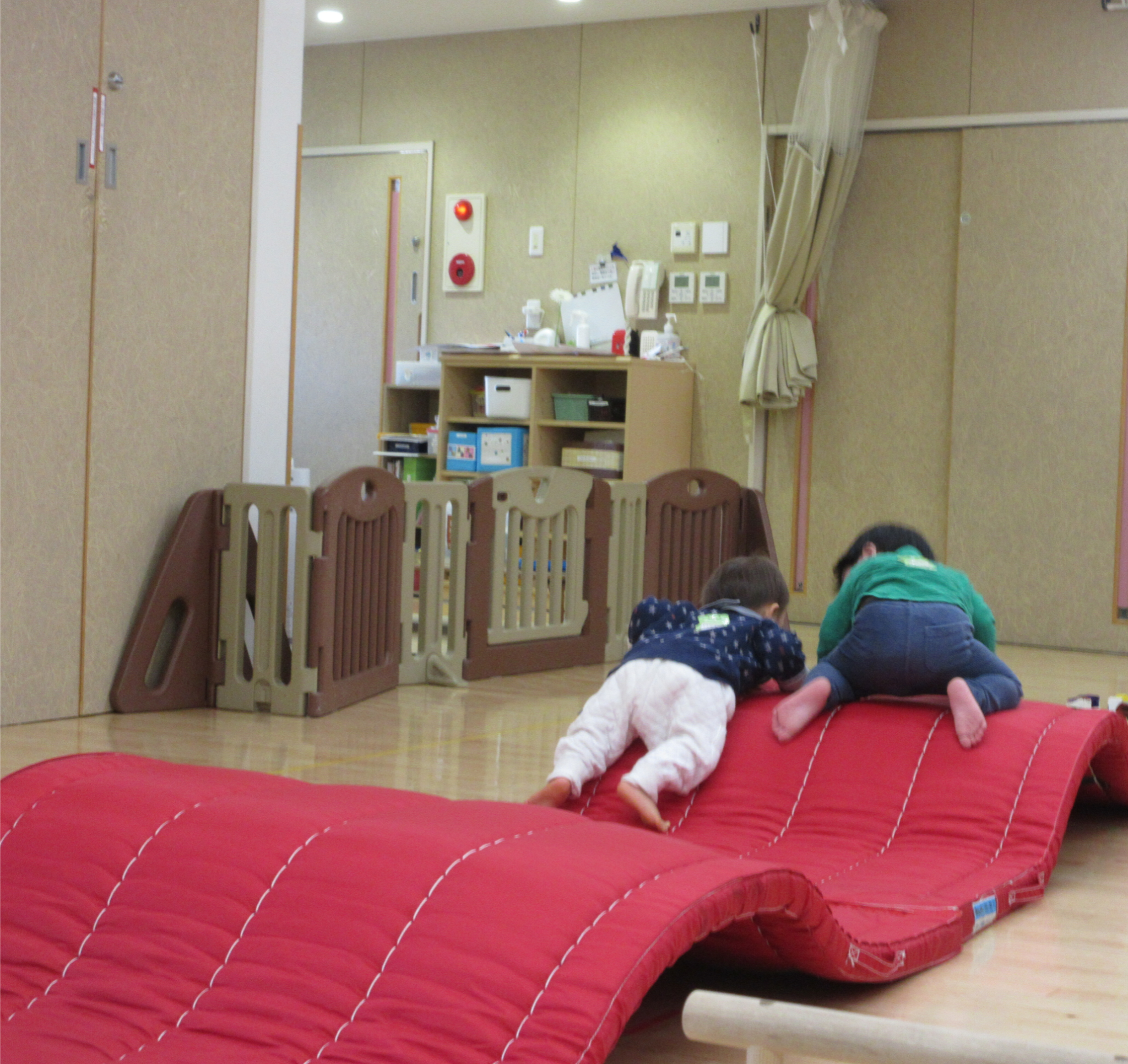 ふたりでよいしょ、マット山のぼり